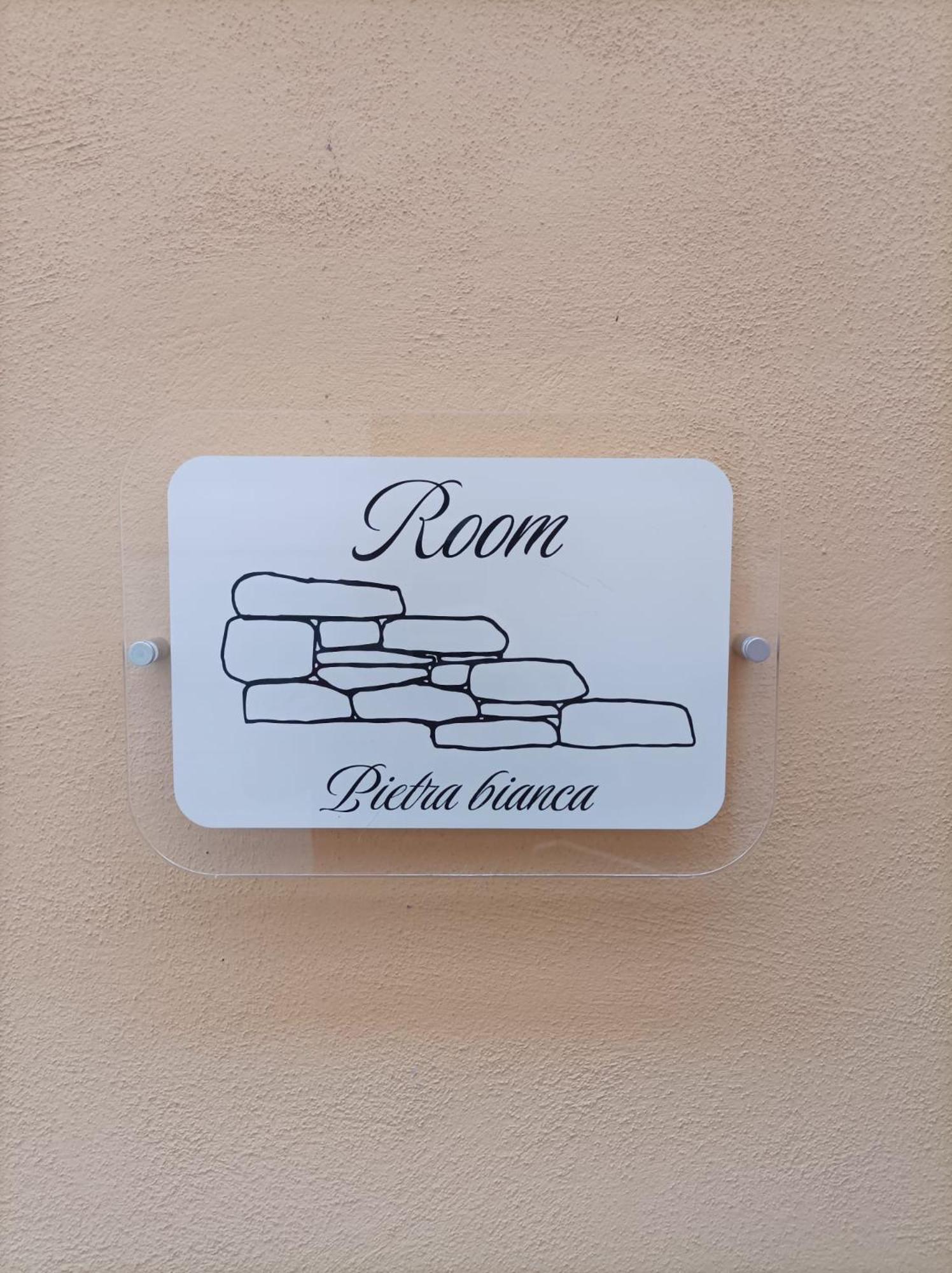 Room Pietra Bianca โคราโต ภายนอก รูปภาพ