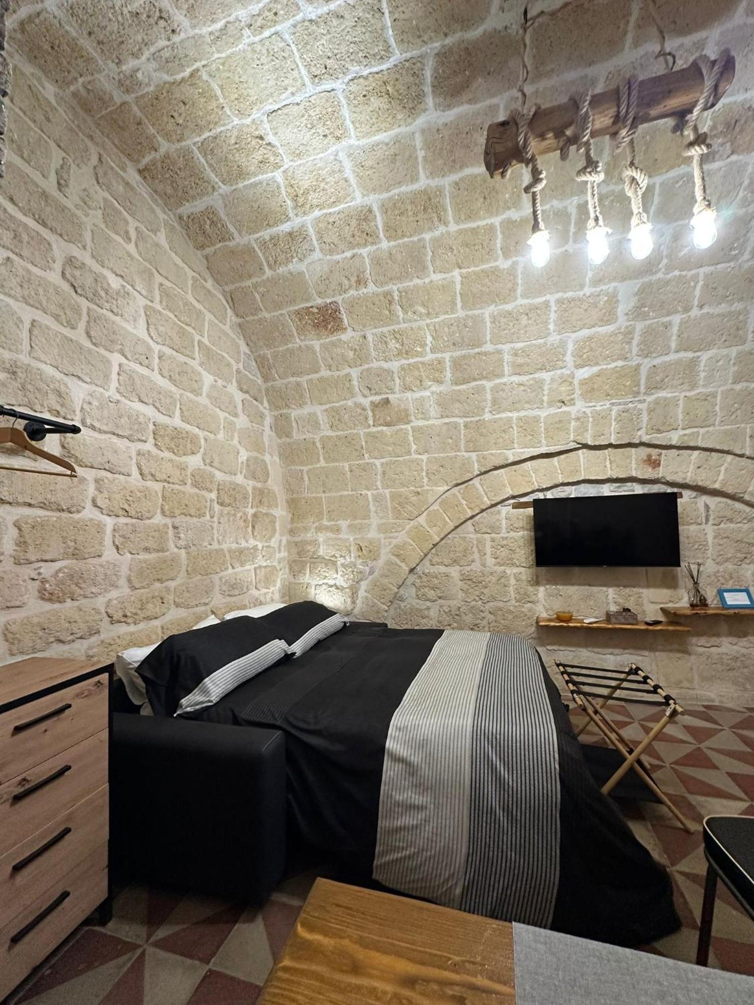 Room Pietra Bianca โคราโต ภายนอก รูปภาพ