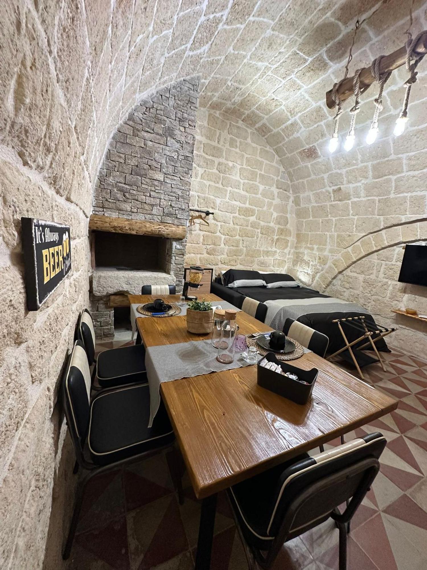 Room Pietra Bianca โคราโต ภายนอก รูปภาพ