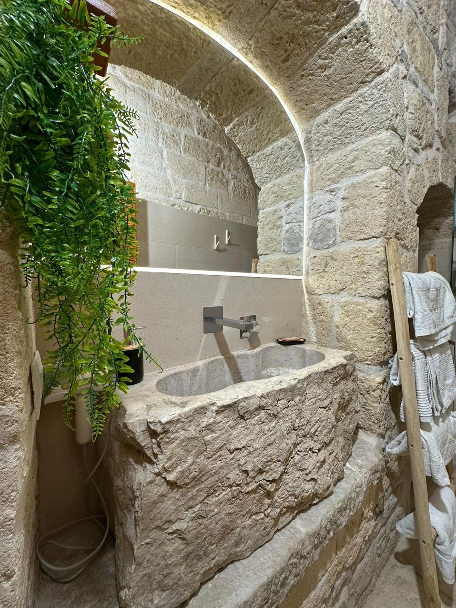 Room Pietra Bianca โคราโต ภายนอก รูปภาพ
